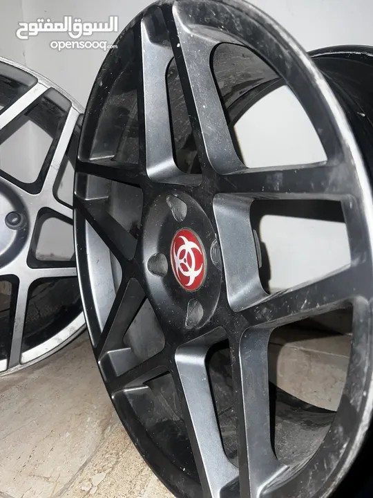 جنط 17 خالي من العيوب للبيع مطلوب فيه 220