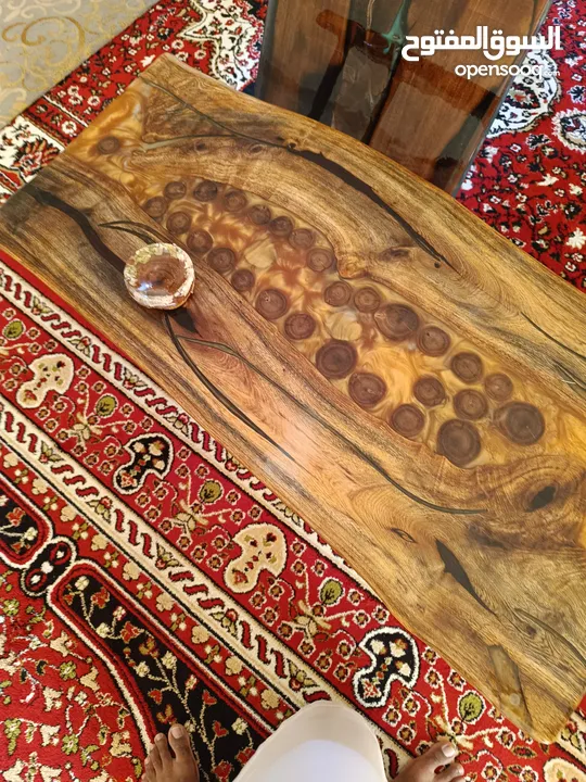 طاولة ريزن ذهبي gold resine table