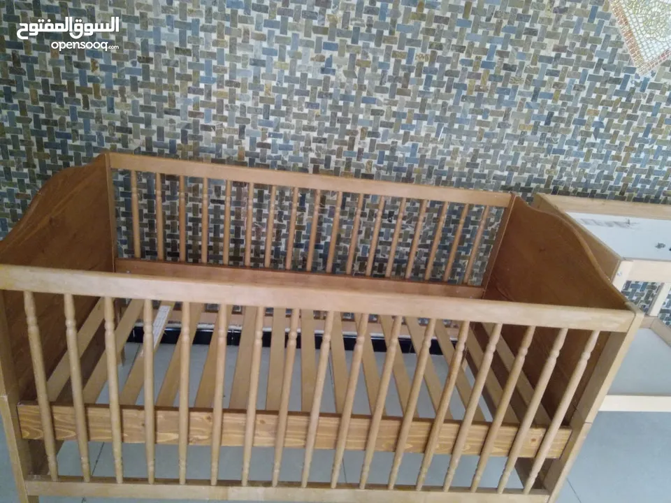 تخت بيبي خشب من عمر شهر الى 5 سنين