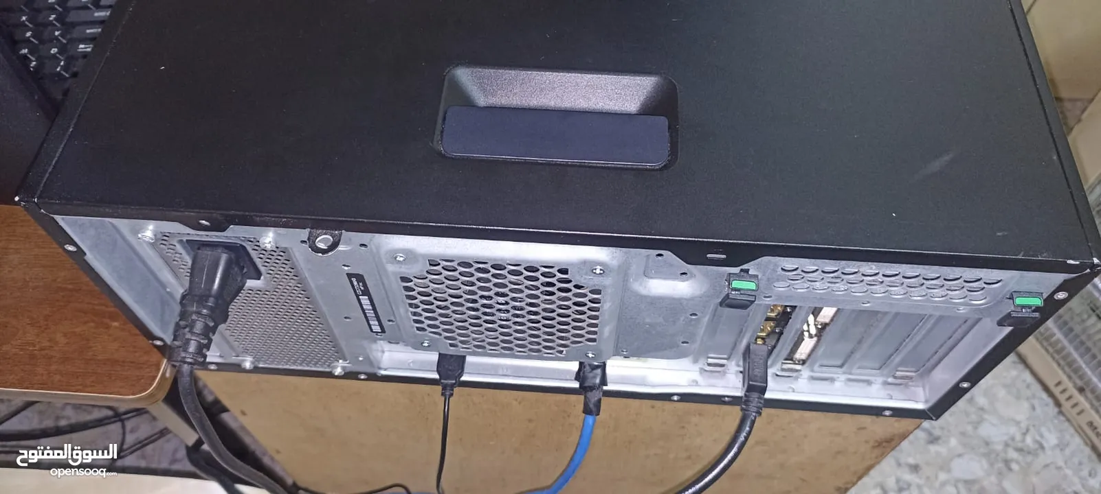 جهاز PC نوع محطة عمل Workstation موديل HP Z440 مع الشاشة والماوس والكيبورد وحافظ الطاقة الكهربائية