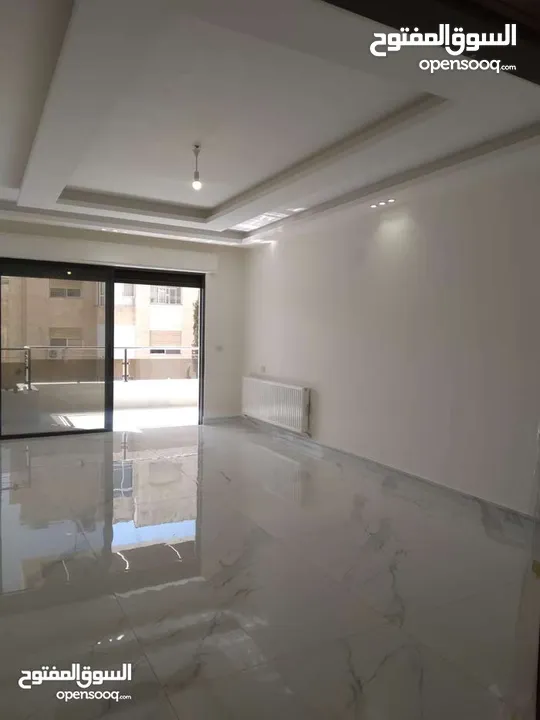 شقة مميزة للبيع في أجمل وأرقى موقع ام السماق...  مساحة 200 متر /ref 570