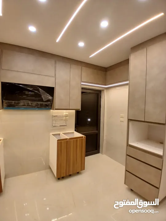 مطابخ بأفضل الاسعار والإكسسوارات الايطاليه والتقسيم الهندسي بأفضل التصاميم والديكورات الحديثة