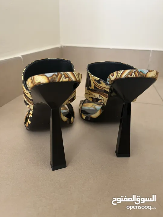 Versace sandals with heel