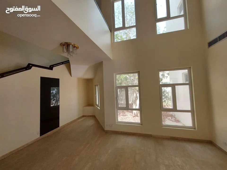 10 Bedrooms Villa for Rent in Shatti Al Qurum REF:817R