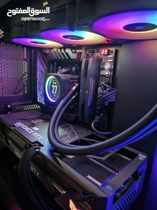 كومبيوتر بموصفات عالية 9800x3d +RTX 4090 بحالة ممتازة جدا