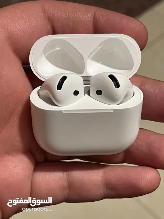 أختار الأصلي وريح راسك النسخة الأحدث والأقوى  بطارية تصل إلى 5ساعات من الأستخدام Apple AirPods 4 AN
