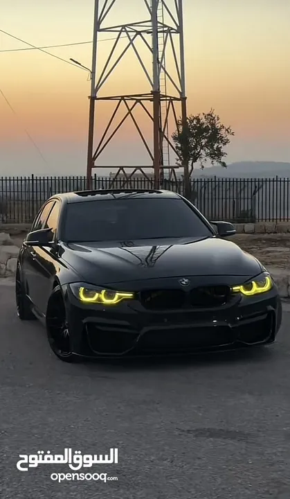 BMW 330i سيارة