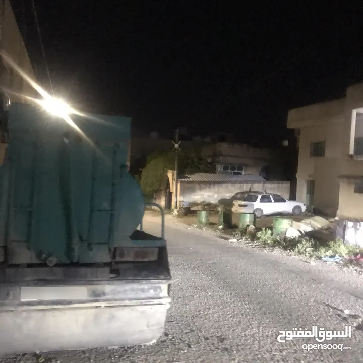 تنك ماء صالح للشرب