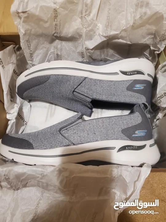 SKECHERS MEN'S GO WALK ARCH FIT .