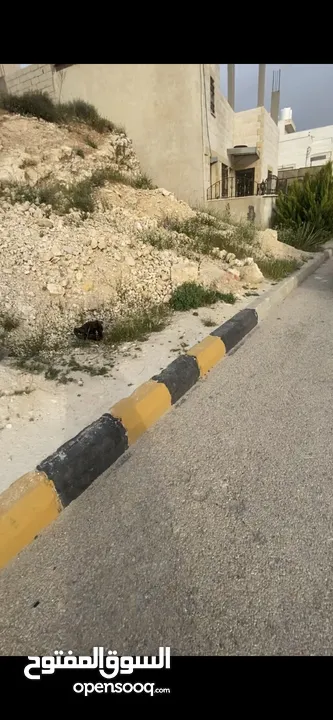 ارض للبيع حوض عويس جنب المرقب بعيدة عن شارع الحزام كيلو خلف مركز امن المنارة