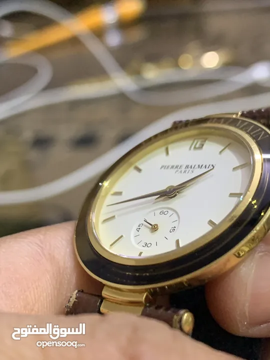 ساعة سويسري بيير بالمين طلاء ذهب بحالة جدا ممتازة الزجاج كرستال زفير الطوق كرستال زفير السعر 185 الف