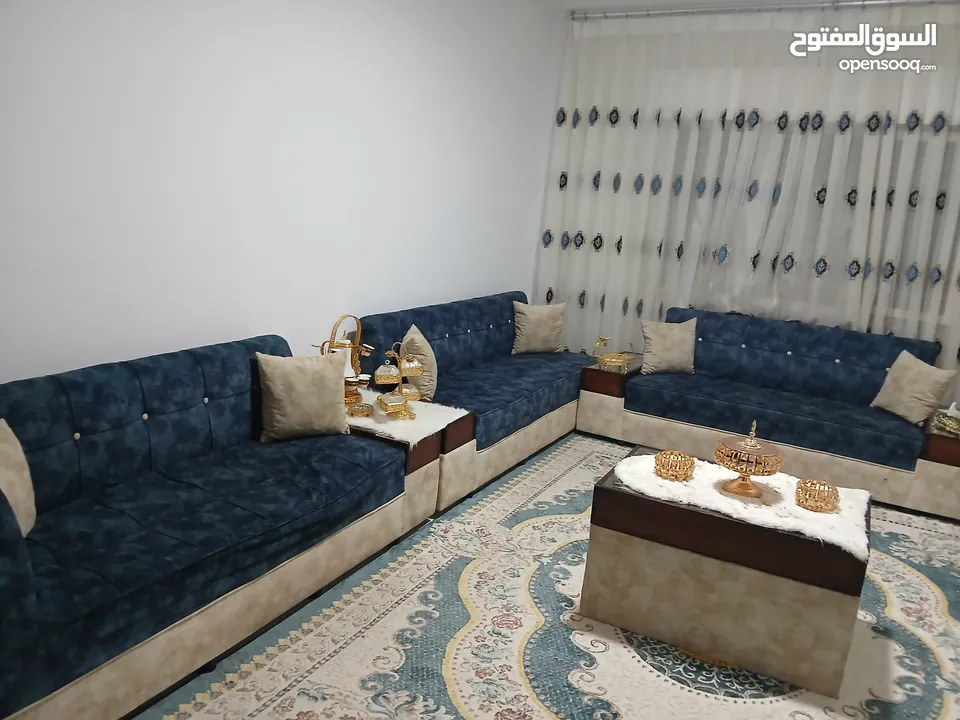 طقم كنب بحالة جيدا