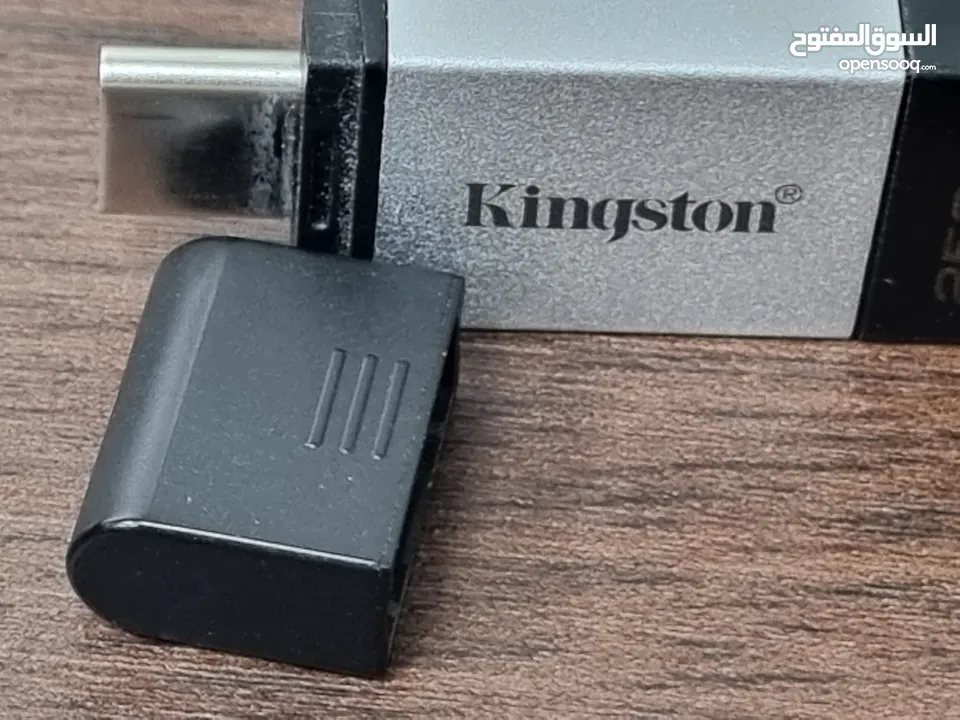 flash drive flash memory Kingston original for sale 256GB each in excellent condition  فلاشة ميموري