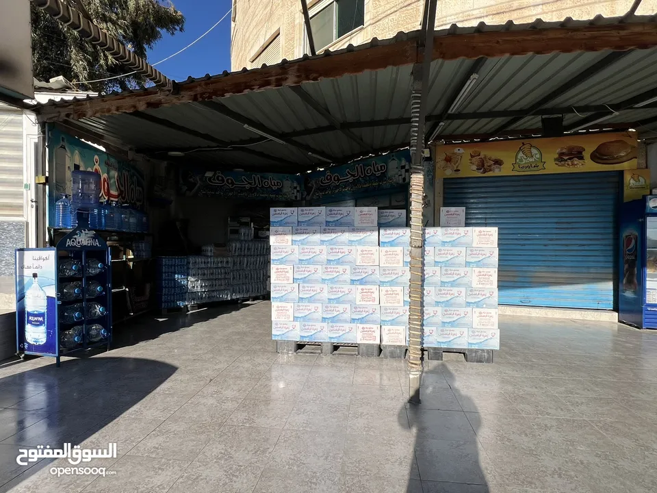 محطة مياه و مطعم شاورما و سناك