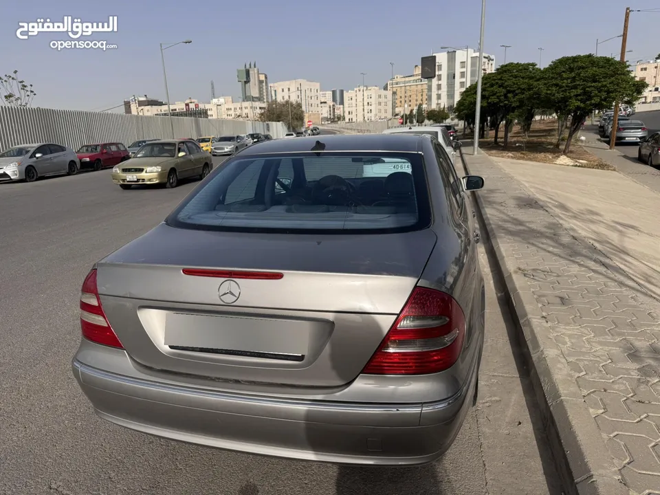 مرسيدس E 200 موديل 2004 للبيع