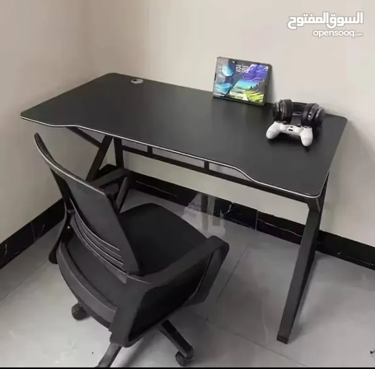 للبيع مكتب جيمنج مع رف للشاشه بسعر يناسب الجميع للطلب عبر رقمي الوتس