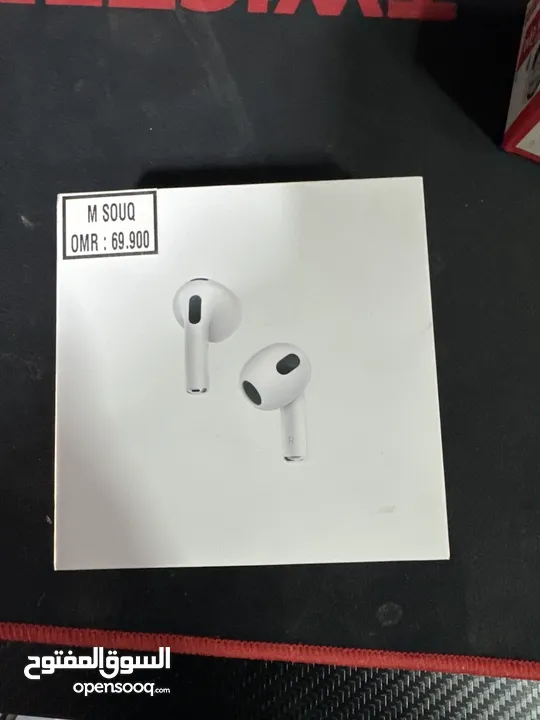 سماعة AirPods  استمعال قليل   اصلي جميع ملحقاتها