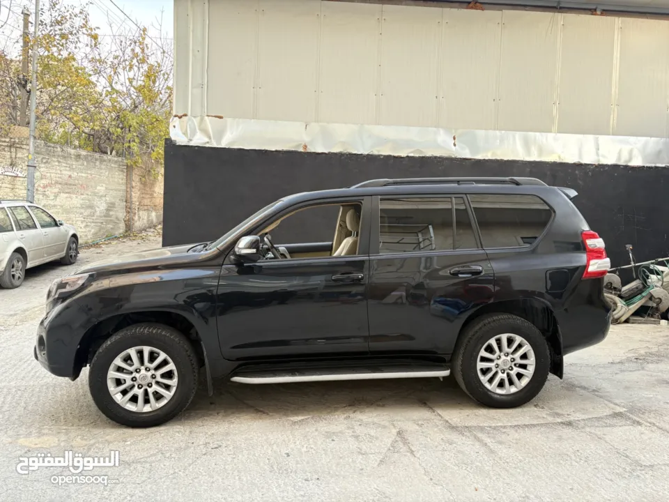 Toyota Land Cruiser تويوتا لاندكروزر