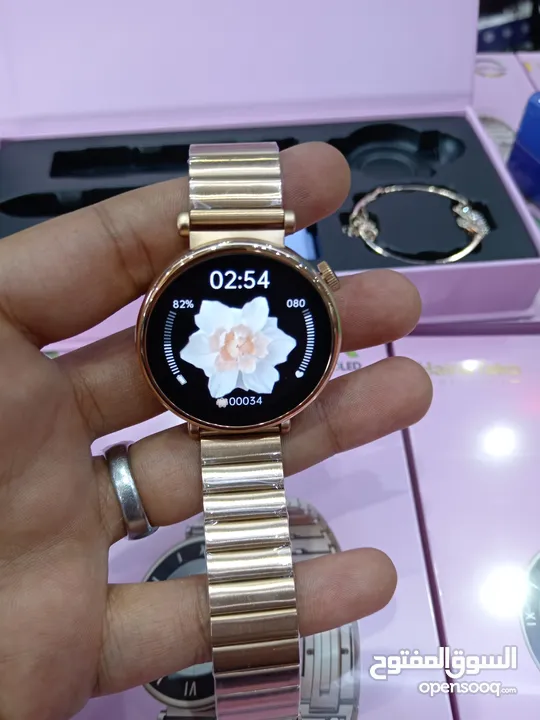 ساعة GT4 النسائية بتصميم ممتاز  Smart WATCH