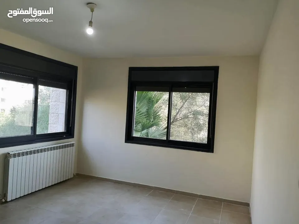 شقة للبيع في عين منجد رام الله مطلة على جبل المصيون مشرفة على منظر جميل مرتفع في مدينة رام الله