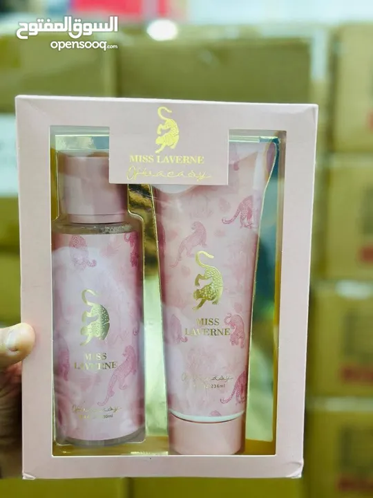 جورجينا Miss Lavern بكج ثنائي فخم للعناية بالجسم والعطر Splash معطر 250 مل + Body Lotion مرطب لمسة أ