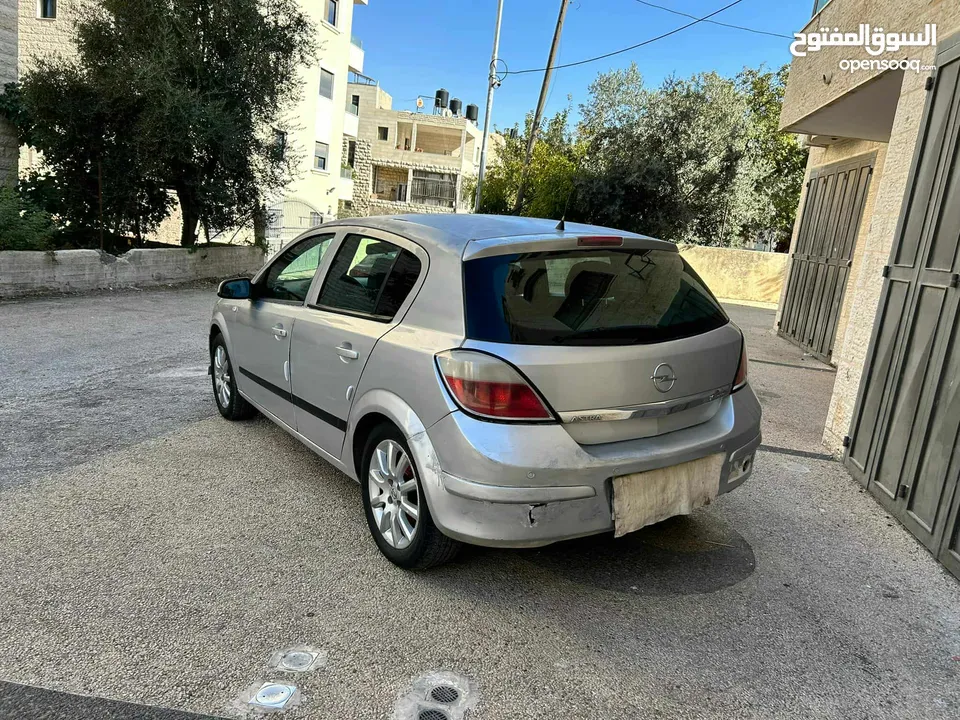 اوبل استرا 2005