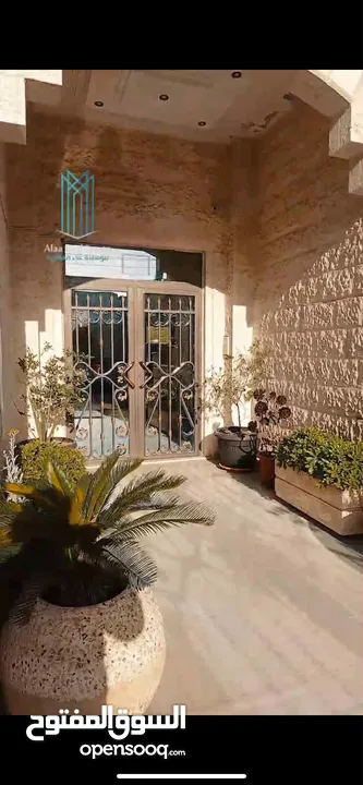 شقة مفروشة في الجندويل قرب مسجد أسامة بن زيد مساحة 180 متر الطابق الثالث شمالية