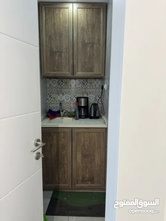 مكتب مميز جدا للايجار فوق مصرف الصفا الطابق الثامن فوق مركز النور للعيون مباشرة