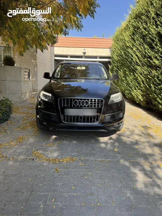 Audi Q7 in excellent condition no accidents