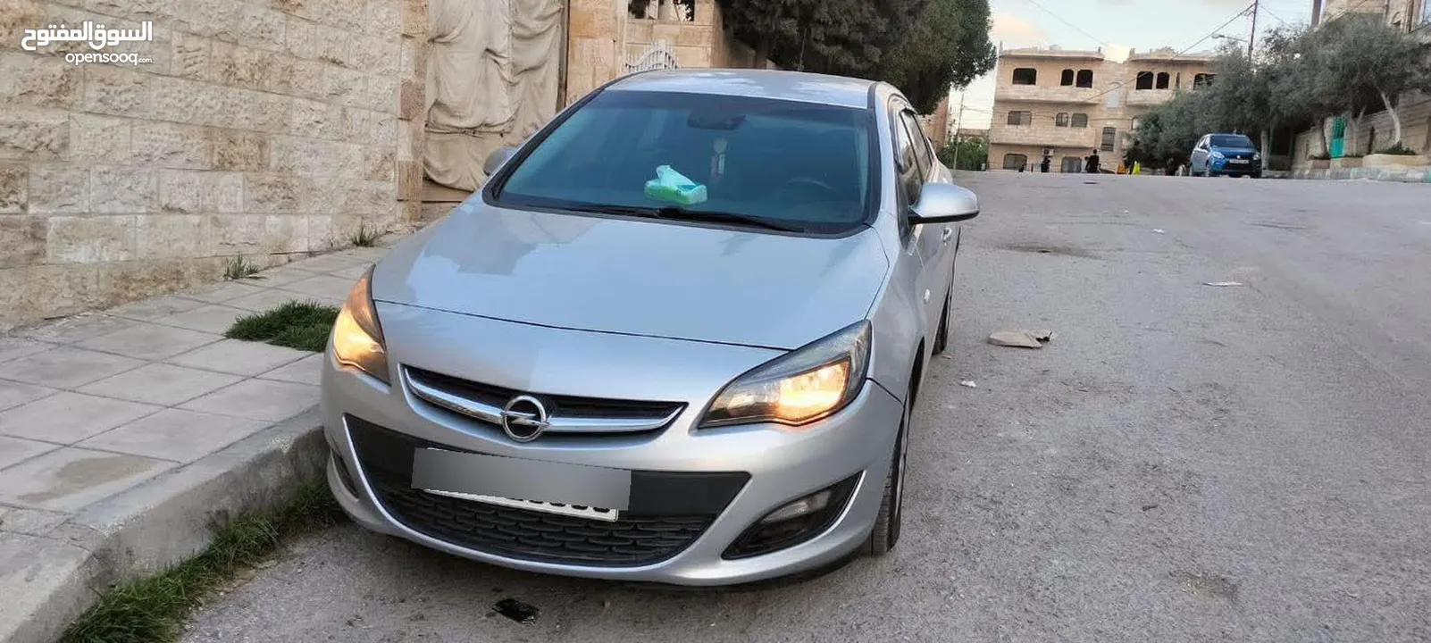 أوبل أسترا موديل2017بحاله ممتازه فحص مرفق بالصور ضربة راسيه ماتور 1600cc وارد الوكاله كاوشوك جديد