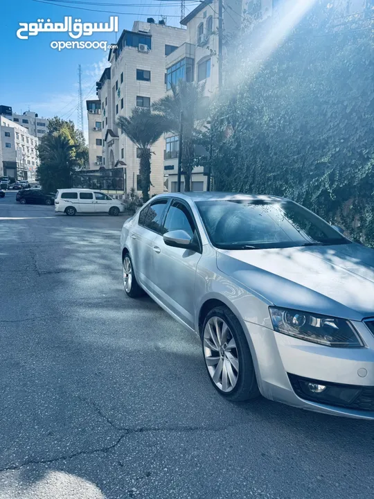 سكودا اوكتافيا ديزل 2000 اوتوماتيك ليد امامي ليد خلفي موديل 2018/17 اصل برايفيت