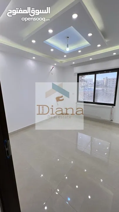 شقة فاخرة للإيجار – لم تُسكن من قبل  طريق المطار - البنيات - 4 نوم - 2 ماستر