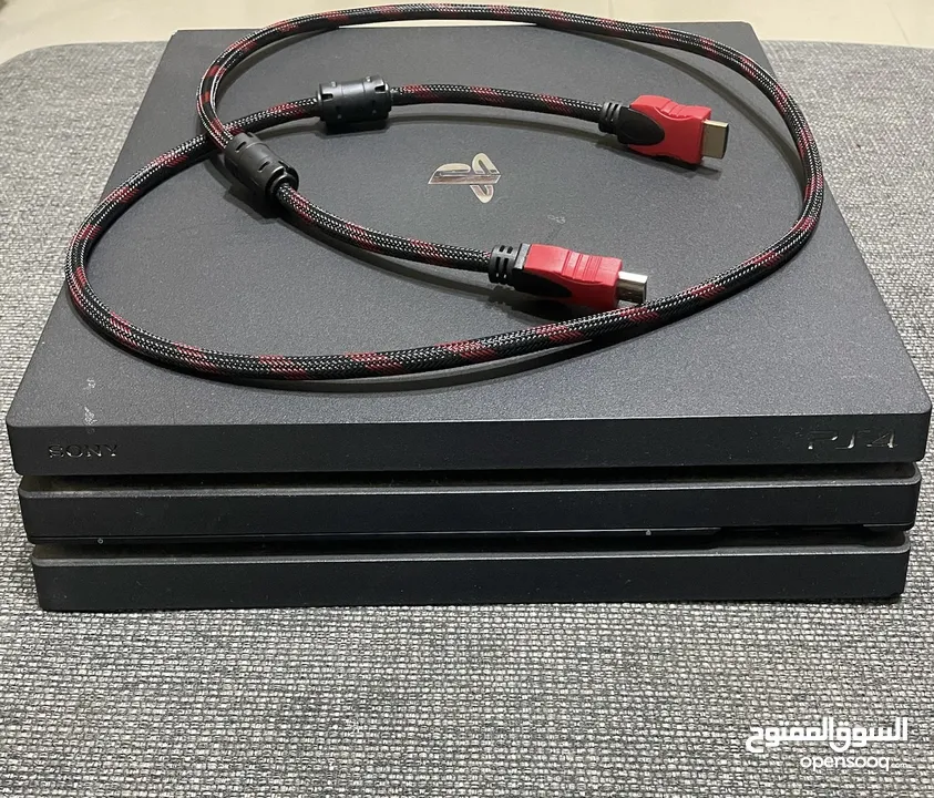 Playstation 4 Pro ( Ps4 Pro ) مع سلك HDMI