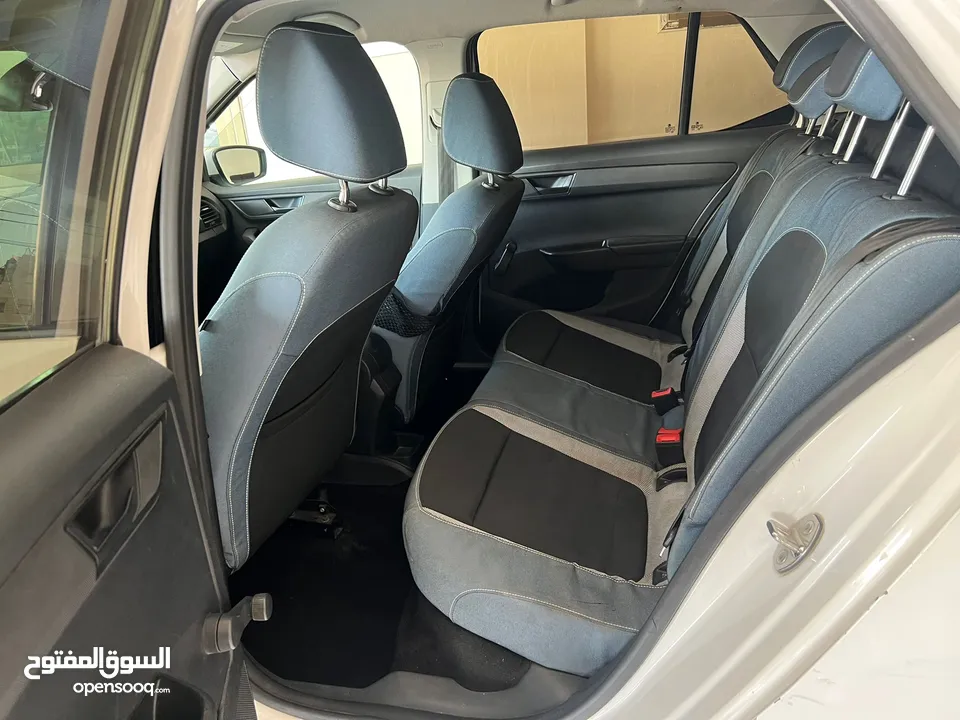 Skoda Fabia 2015 سكودا بحالة ممتازة وسعر مناسب متاحة الان في معرضنا إمكانية التفاوض