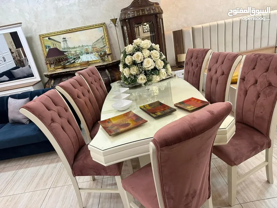 طاولة سفرة مكونه من 8 كراسي