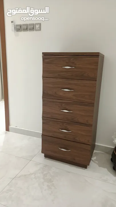 Scoop of 5-Drawer Chest of Drawer دولاب