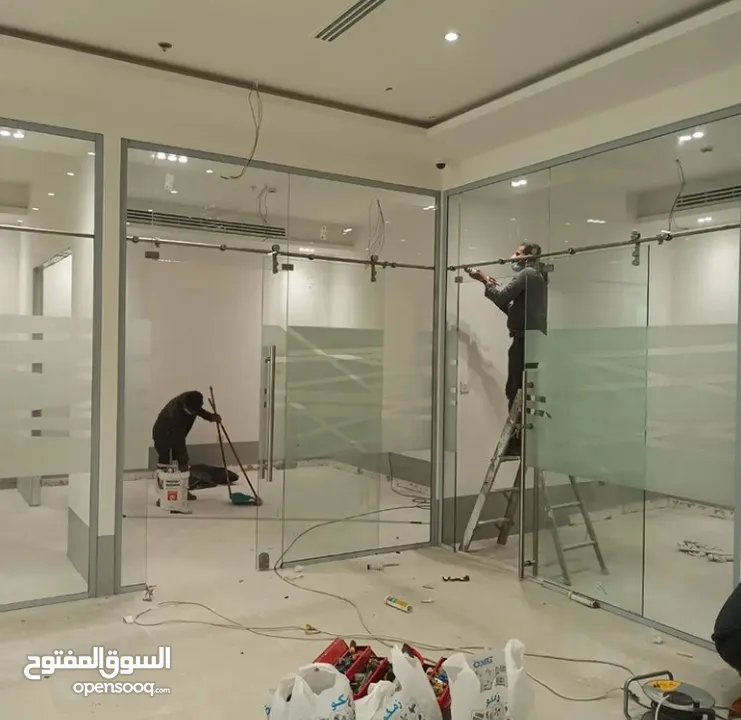 معرض رام الله للزجاج والسيكوريت و المرايا و الديكورات الداخليه  التزام جوده كفائه و اختصاص