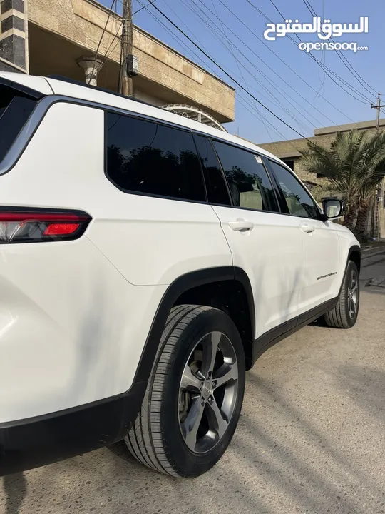 Jeep grand Cherokee 2023 Large ( 7 راكب )  الفئة L LIMITED