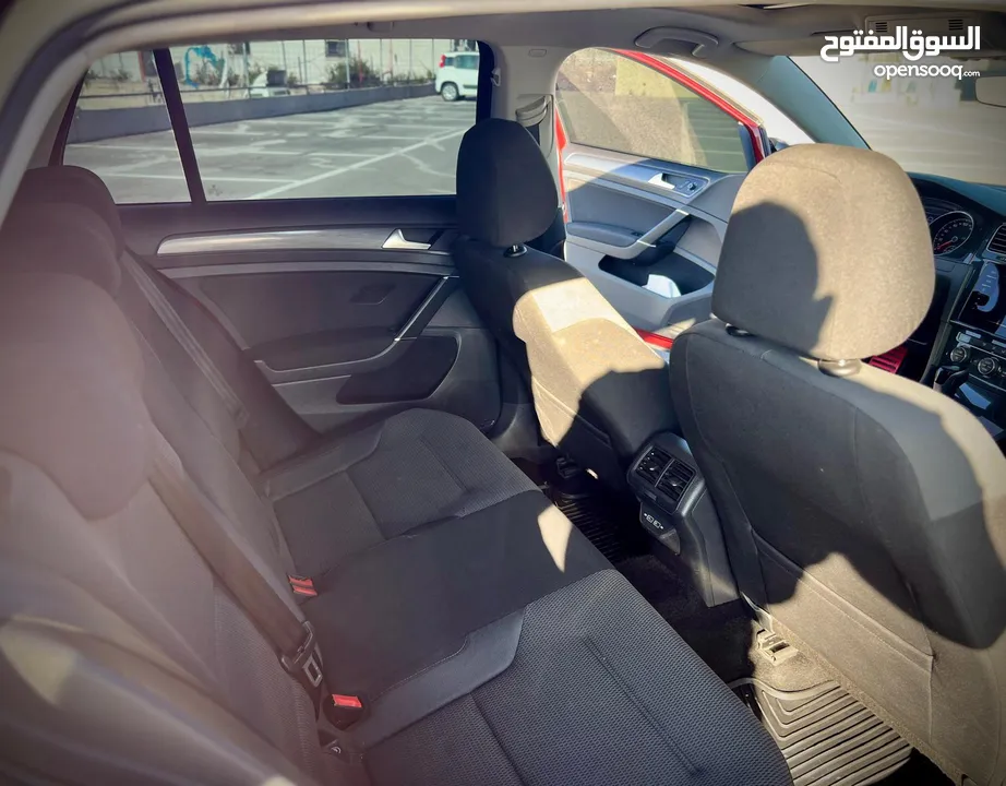 فولكسفاغن جولف  MK7.5  فل الفل فتحة سقف بانوراما بنزين 1500cc اتوماتيك-2020  نخب