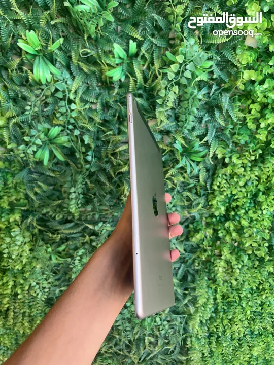 Ipad Air 2مستعمل بحال الوكالة