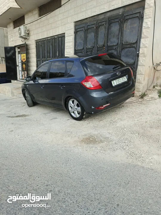 سيارة كيا سيد للبيع  يد صفر السيارة بالصلاة عالنبي بدها تكون دهان عالخفيف كربونات مرشات هيك شغلات