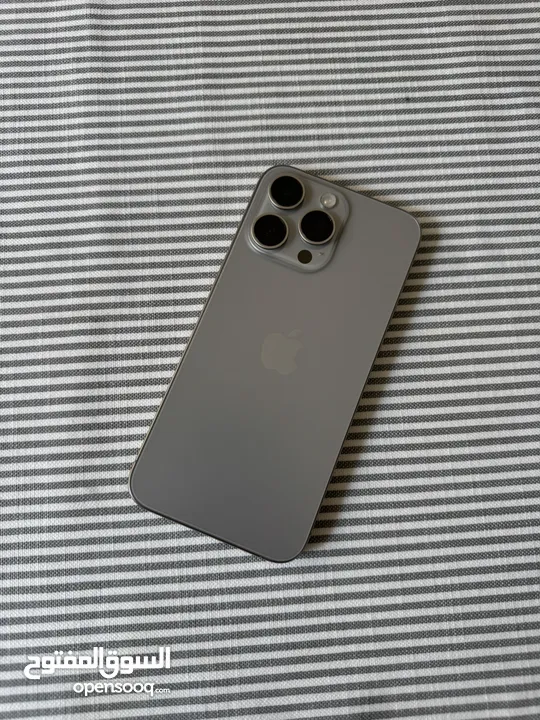 Iphone 15 pro max natural titanium 256GB used like new شرق اوسط