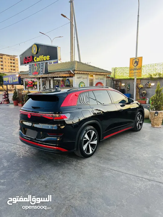 ‏Volkswagen ID6 black edition
