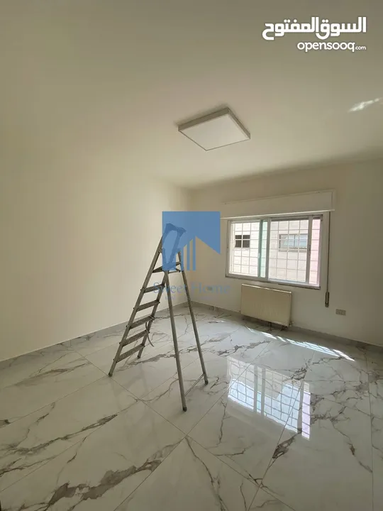 شقة فاخرة للبيع في جبل عمان طابق اول 190م تشطيب سوبر ديلوكس بسعر مغري