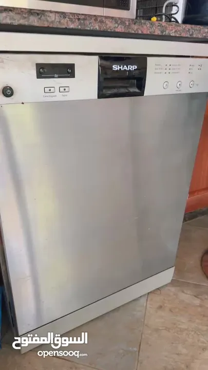 جلايه مستعمله شبه جديده ممتازه الوكاله والجلاتين بعده عليها ومعاها نص كيس فانيش