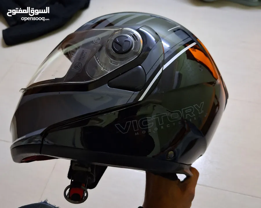 4 خوذ اعلى صنف للبيع    ماركة BELL و VICTORY و german helmet و Twister