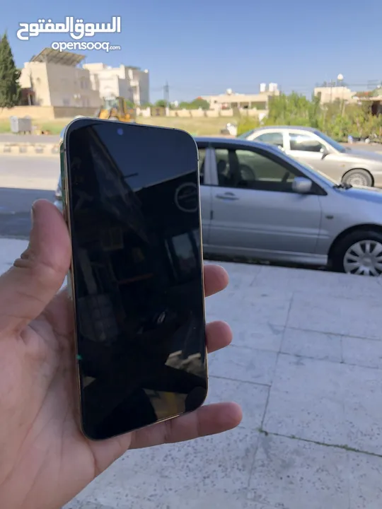 قابل للبدل ع آيفون فقط ويكون احدث