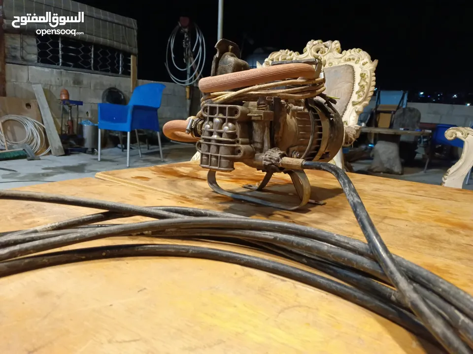 مضخه غسيل سيارات ايطالي 3بار استخدام خفيف قويه وعمليه للجادين فقط
