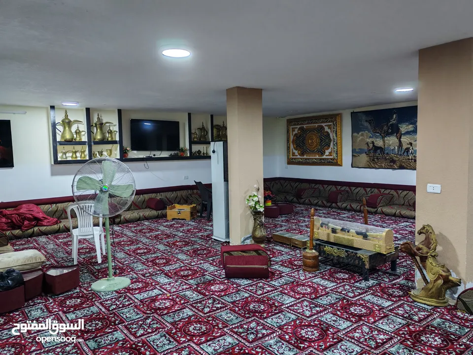 مزرعة واستراحة عائلية فاخرة مفروشة بالكامل  جلسات خارجية مظللة  مسابح خاصة شواء وبرك طبيعية