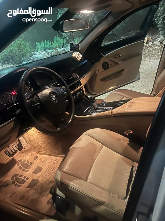 BMW 520 2012 فل الفل السياره بصلاه عنبي موجوده بببديا الي معنييين يتواصلو عرقم